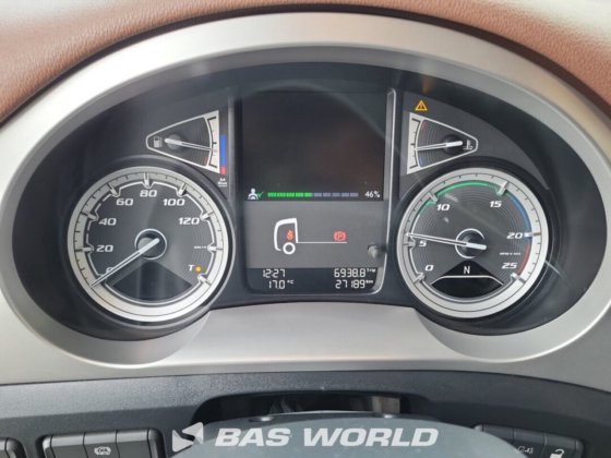 太脱拉8X8露营车