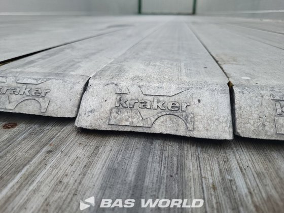 クレーカー・ウォーキング・フロア