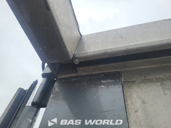 クレーカー・ウォーキング・フロア