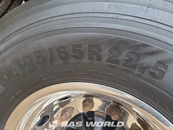 クレーカー・ウォーキング・フロア