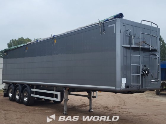 クレーカー・ウォーキング・フロア