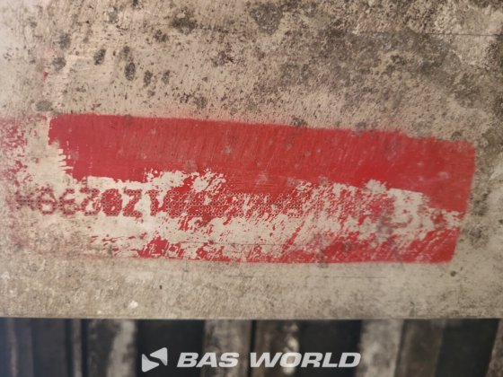 クレーカー・ウォーキング・フロア