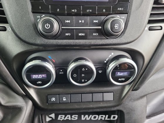 イヴェコ・デイリー 35S16 クローズド・ボックス・バン