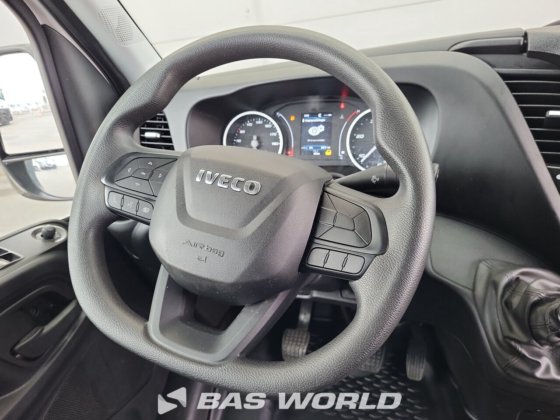 イヴェコ・デイリー 35S16 クローズド・ボックス・バン