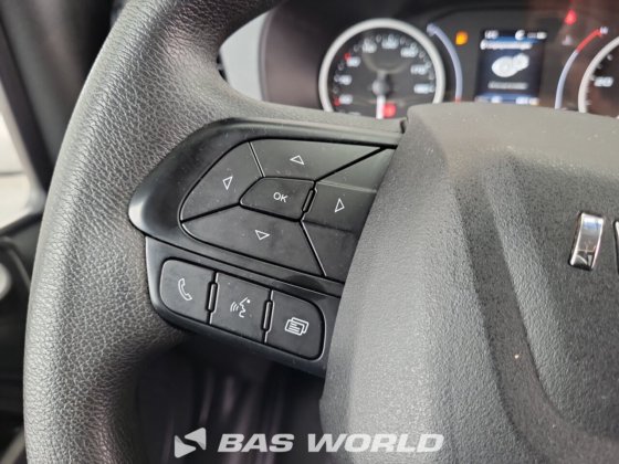 イヴェコ・デイリー 35S16 クローズド・ボックス・バン