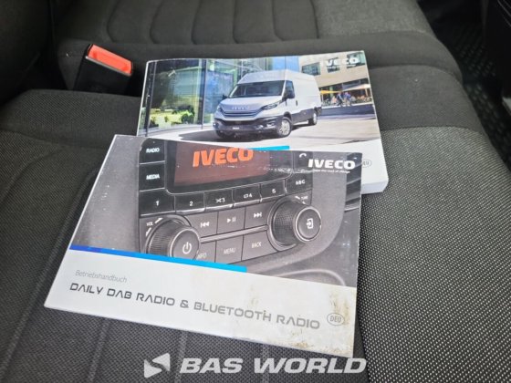 イヴェコ・デイリー 35S16 クローズド・ボックス・バン