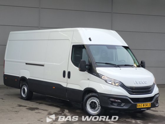 イヴェコ・デイリー 35S16 クローズド・ボックス・バン