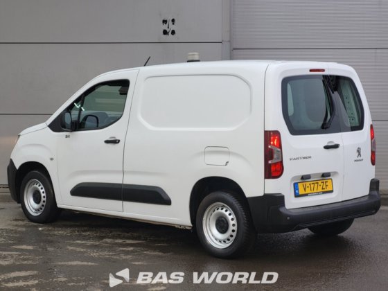 标致 Partner 75PK 封闭式厢式货车