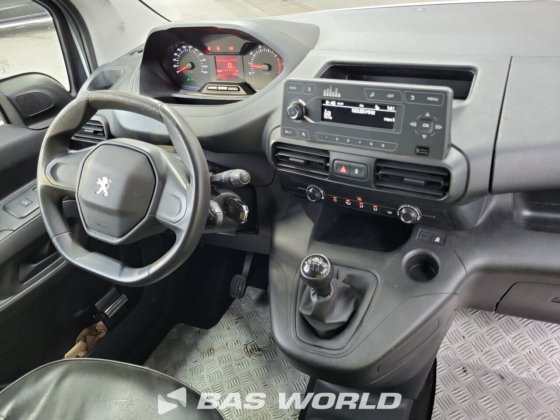 标致 Partner 75PK 封闭式厢式货车