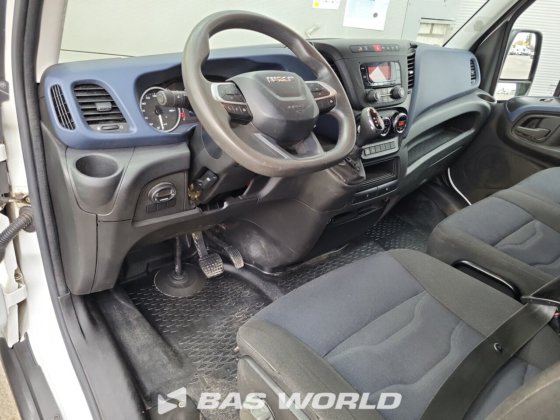 イヴェコ・デイリー 35S14 クローズド・ボックス・バン