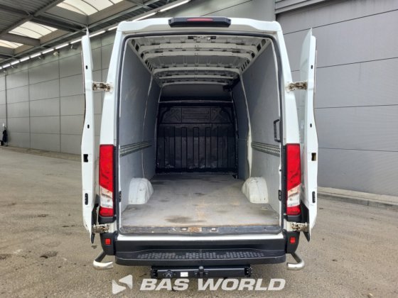 イヴェコ・デイリー 35S14 クローズド・ボックス・バン