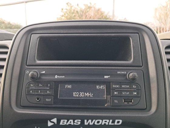 ルノー・トラフィック120pkクローズド・ボックス・バン