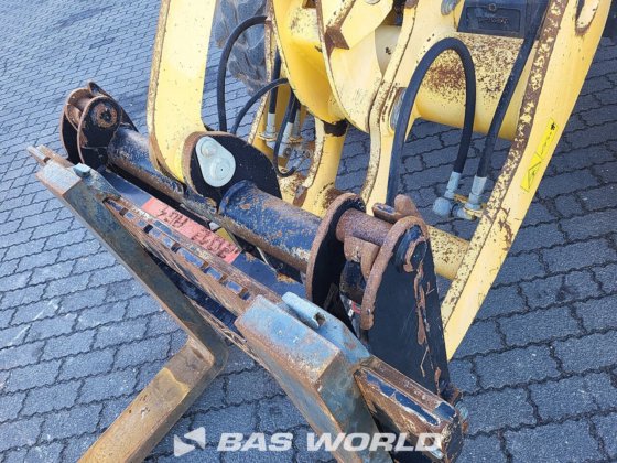 洋马V120轮式装载机