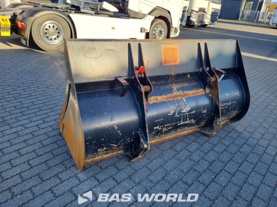 洋马V120轮式装载机