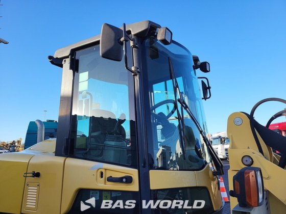 洋马V120轮式装载机