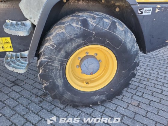 洋马V120轮式装载机