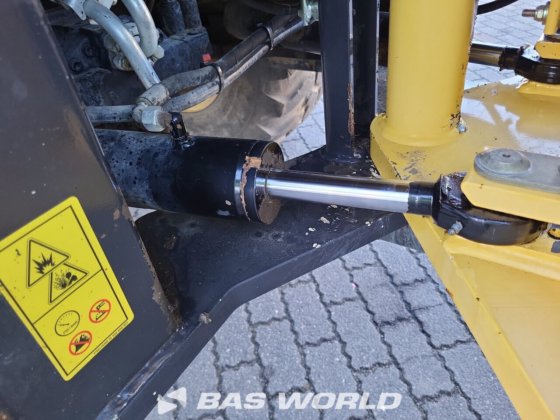 洋马V120轮式装载机