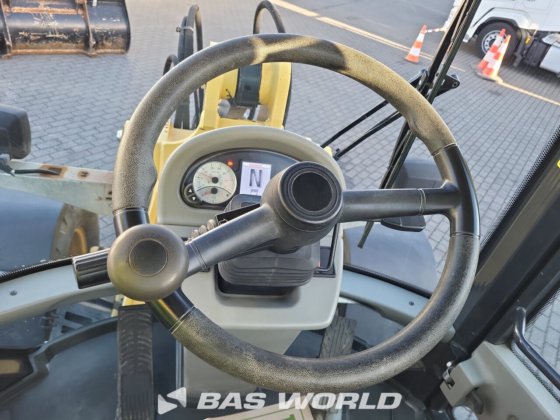 洋马V120轮式装载机