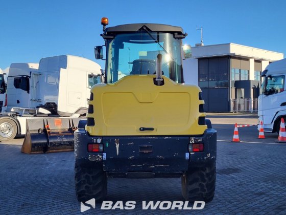 洋马V120轮式装载机