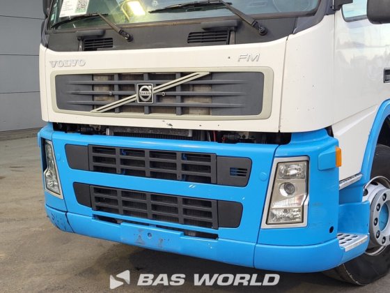 沃尔沃 FM 360 6X2 平板卡车