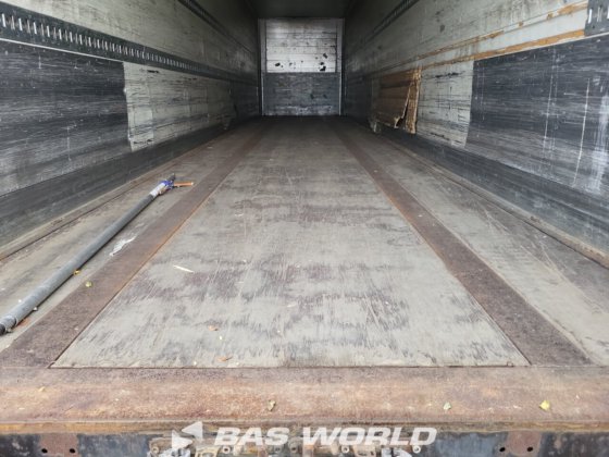 柯格尔封闭箱式半拖车