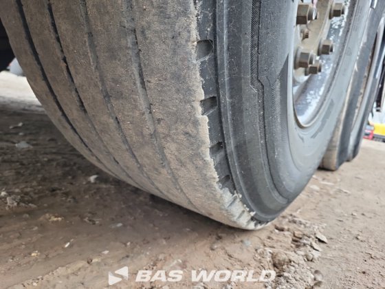 柯格尔封闭箱式半拖车