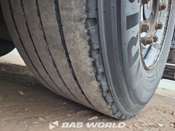 柯格尔封闭箱式半拖车