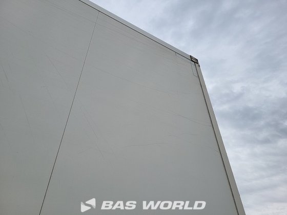 柯格尔封闭箱式半拖车