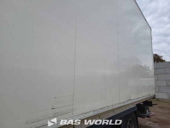 柯格尔封闭箱式半拖车