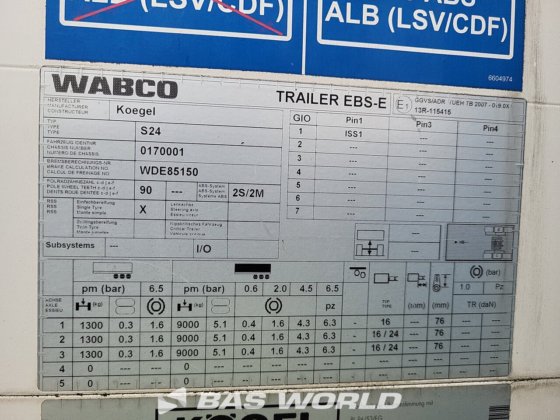 柯格尔封闭箱式半拖车