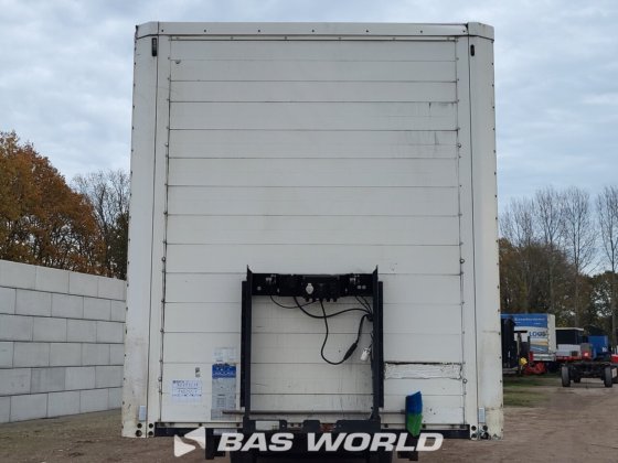 柯格尔封闭箱式半拖车