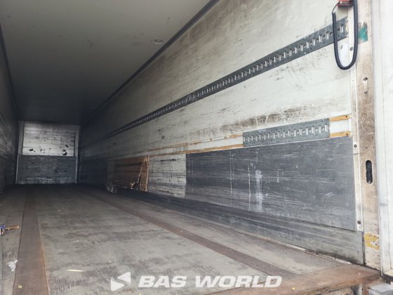 柯格尔封闭箱式半拖车