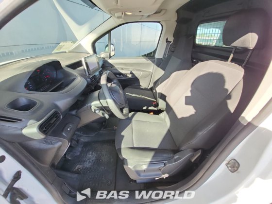 标致 Partner 110PK 封闭箱式货车