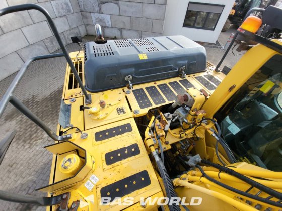 コマツPC210 LC-10 クローラーショベル