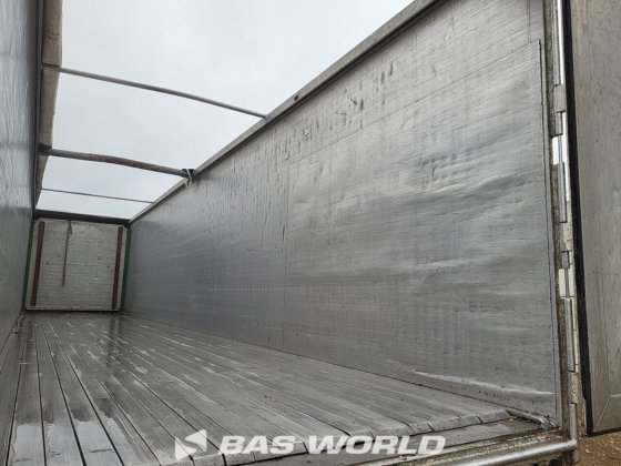 クナペン・ウォーキング・フロア