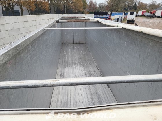 クナペン・ウォーキング・フロア