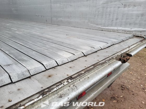 クナペン・ウォーキング・フロア