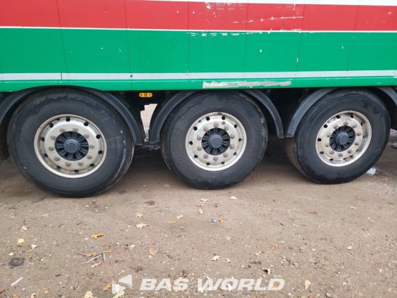 クナペン・ウォーキング・フロア