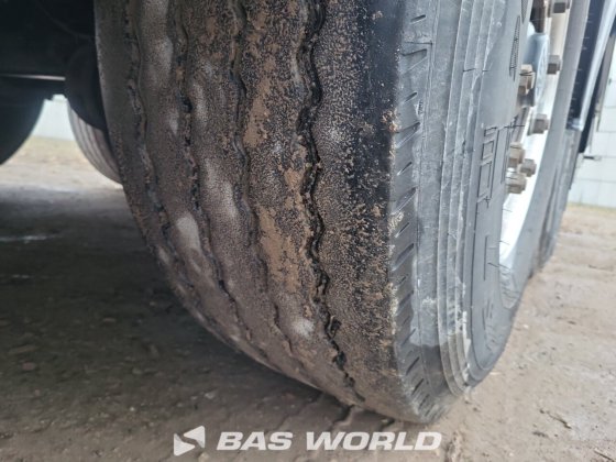 クナペン・ウォーキング・フロア