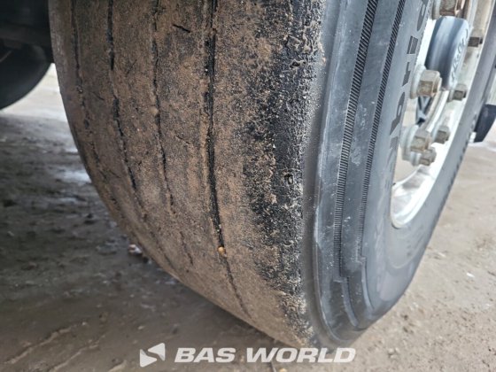 クナペン・ウォーキング・フロア