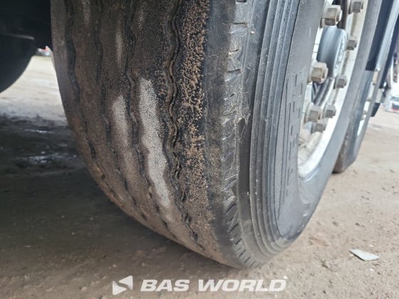 クナペン・ウォーキング・フロア