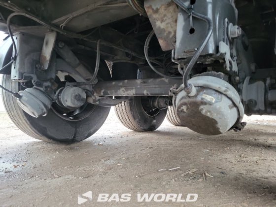 クナペン・ウォーキング・フロア