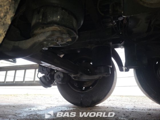 クナペン・ウォーキング・フロア