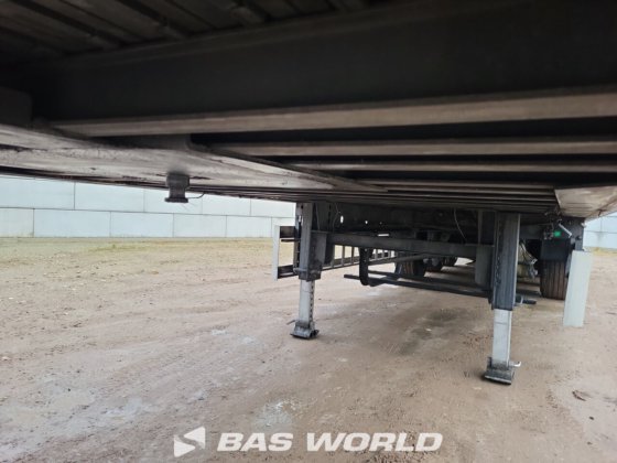 クナペン・ウォーキング・フロア