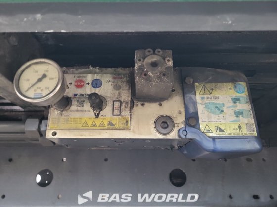 クナペン・ウォーキング・フロア