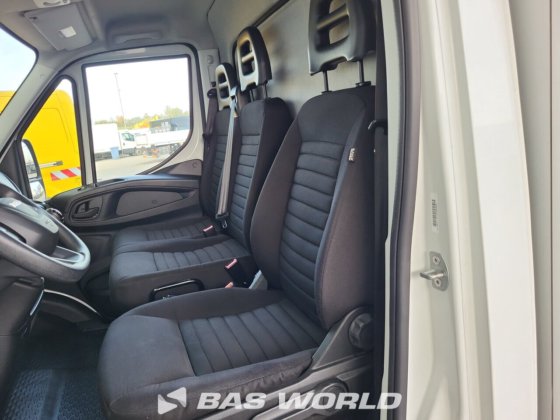 イヴェコ・デイリー 35C16 ボックスボディ