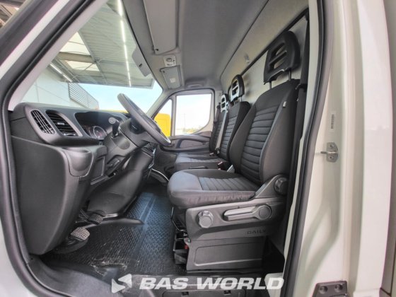 イヴェコ・デイリー 35C16 ボックスボディ