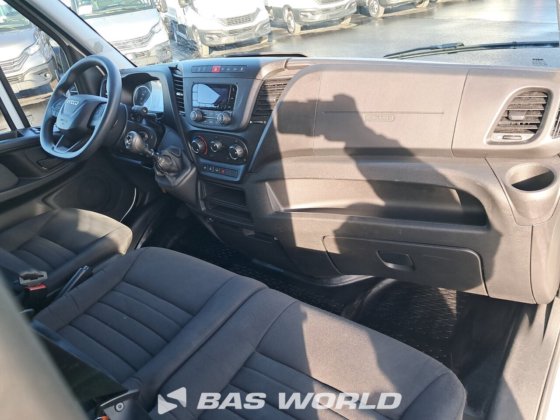 イヴェコ・デイリー 35C16 ボックスボディ