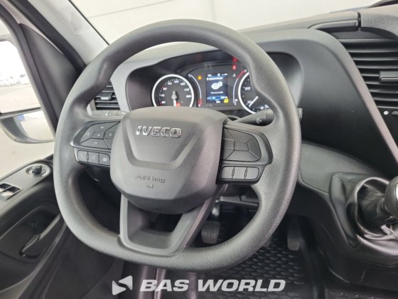 イヴェコ・デイリー 35S16 クローズド・ボックス・バン