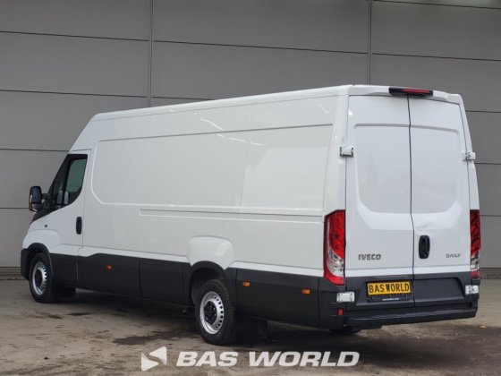 イヴェコ・デイリー 35S16 クローズド・ボックス・バン
